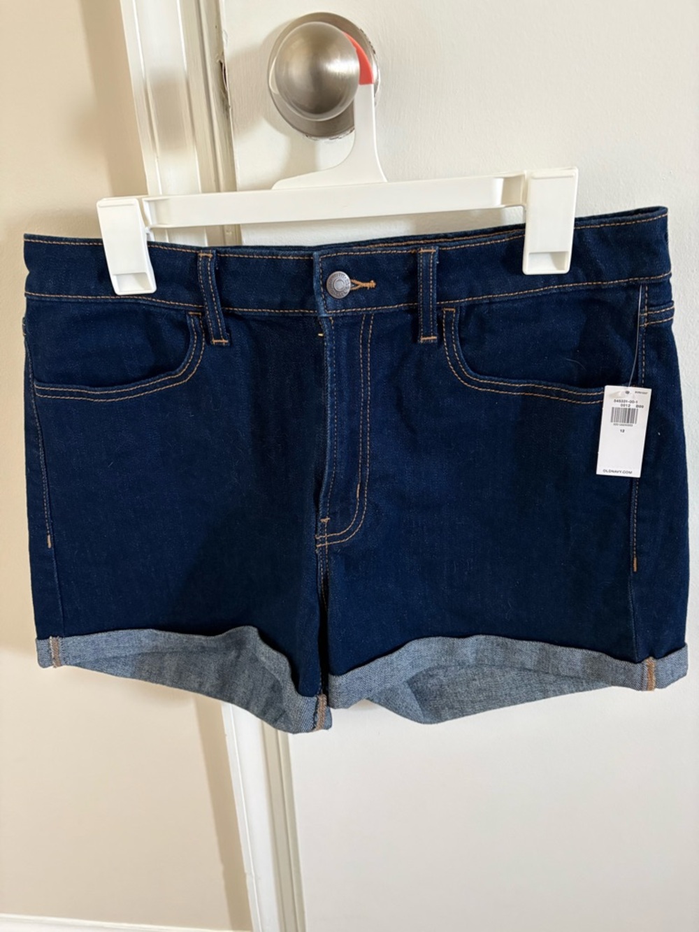 Old Navy Dark Blue Cuffed Denim Shorts. Brand new SIZE 12